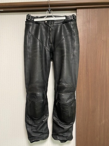 【美品】クシタニ レザーパンツ ファクトメッシュ サイズL/3W クシタニKUSHITANI ファクトメッシュパンツL/2W ジャンク レザーパンツ