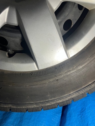 195/80r15 107/105LNTダンロップ2022年製と純正トヨタホイールハイエース用4本セット