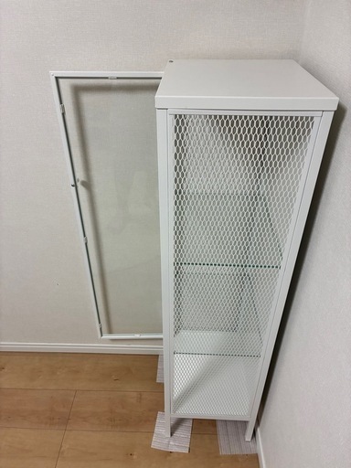 【引き取り限定】IKEA ガラスキャビネット（ホワイト・コレクションケース）