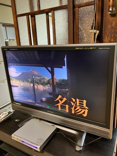 シャープのAQUOS液晶テレビ 37インチ