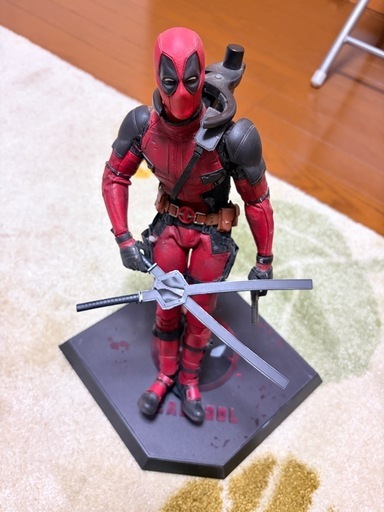 デッドプール　マーベル　フィギュア
