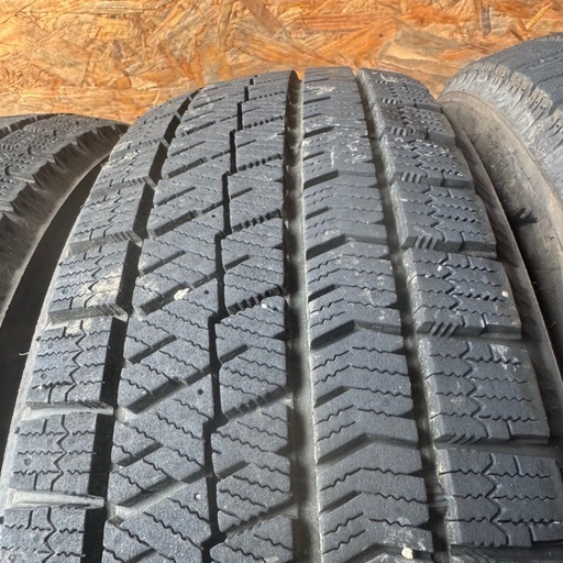 バリ山　 BRIDGESTONE ブリヂストン ブリジストン BLIZZAK VRX2 185/60R16 スタッドレス　タイヤ　20