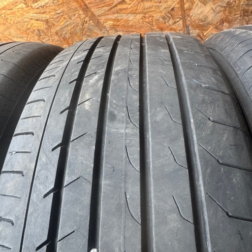 バリ山　YOKOHAMA ヨコハマ　BluEarth-RV RV03 215/65R16 夏タイヤ　2024年製　16インチ