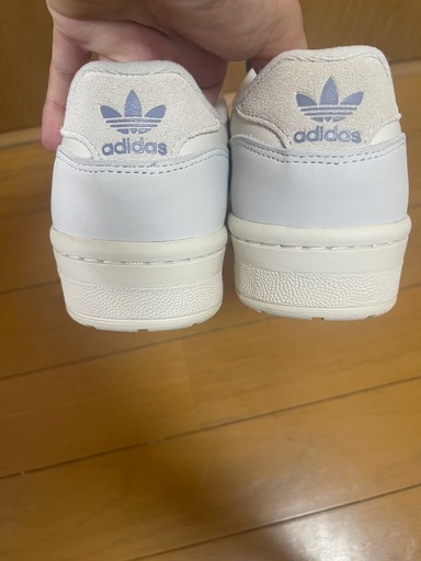 adidas スニーカー 24.0cm 未使用 箱なし