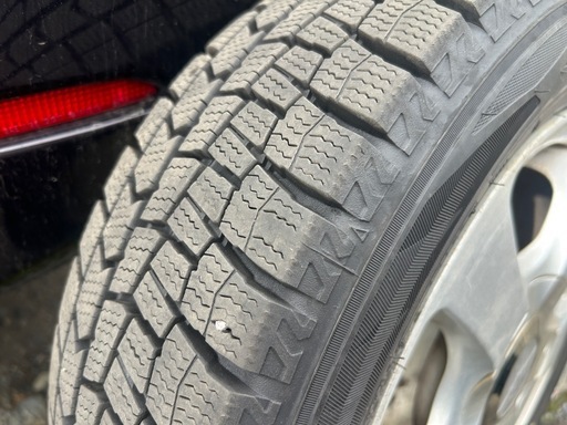 【お取引済】2024年製スタッドレスタイヤ155/65R13 アルミ付き4本セット　1本パンクしてます。