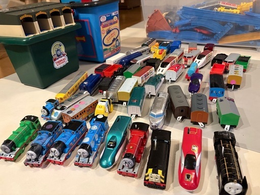 プラレール・トーマス 大量まとめ売り（ケース付き）