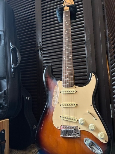 3連休のみ特別価格です。Squier by Fender Stratocaster サンバースト