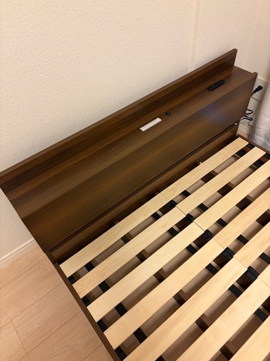 早い者勝ち・値下げ】セミダブルベッドフレーム 7,500円（比較的美品