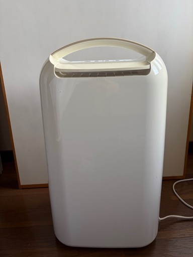 物干し竿と衣類乾燥除湿機
