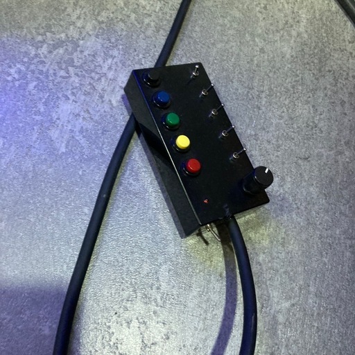 【ジモティー割】タイヨーエレック CRブラックラグーン パチンコ実機（ID2312）