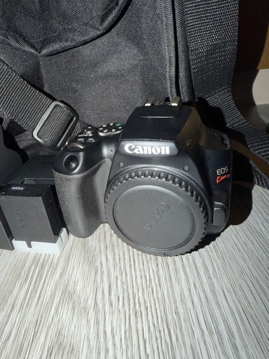 Canon Kiss X10