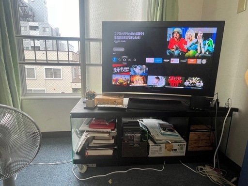 黒いテレビとテレビ台