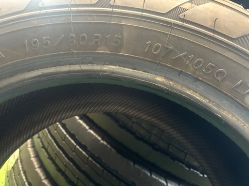 値下げしました！195/80R15ヨコハマタイヤブルーアースバンRY55