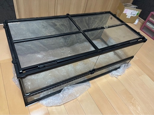 爬虫類飼育ケース