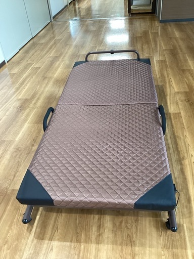 折りたたみベッド（リクライニング付き）【町田市再生家具】
261146