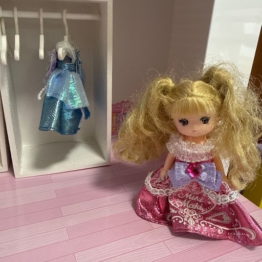 【手渡し】リカちゃん エレベーターのあるあこがれのおうち 家具・人形付き