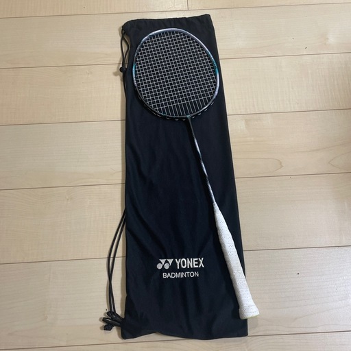 【美品】バドミントンラケット　アストロクス88Dゲーム