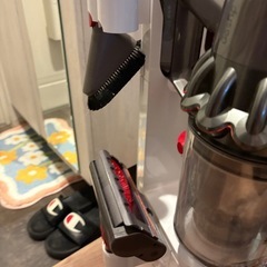 ダイソン掃除機 LEDライトとスタンド付き、モーター動かない (CBF 
