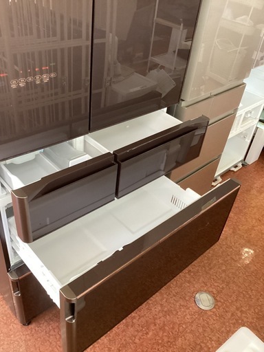 冷蔵庫　735L