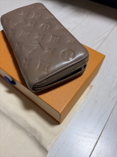 極美品】LOUIS VUITTON モノグラムエンボスジッピーウォレット 