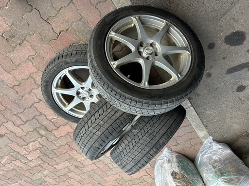 ブリヂストンVRX3 225/50R17   ホイール付バリ山インプレッサにて使用