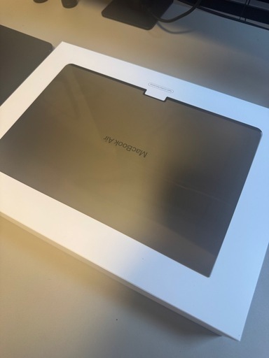 MacBook Air M2 13.6 8GB/512GB ケース・シート付き