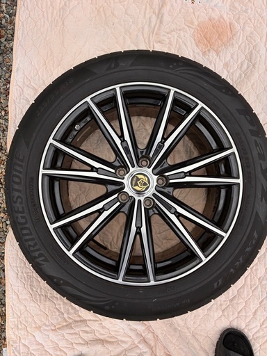 タイヤ　BRIDGESTONE23年製屋内保管　ホイール　18インチ　114.3 8j　weds RIZLEY DK  