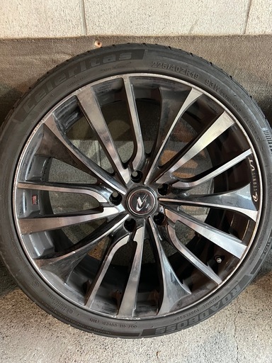Weds（ウェッズ）LEONIS VTの19インチホイール・タイヤ4本セットです。 