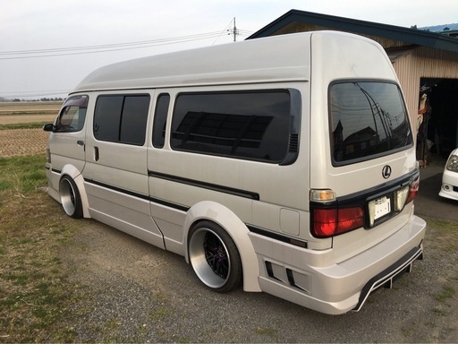 100系ハイエースセカンドハウス クレンツェ (くますけ) 土崎のパーツの 