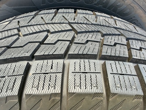 Yokohama スタッドレスアイスガード215/65R16 (Zero) 南豊科のタイヤ