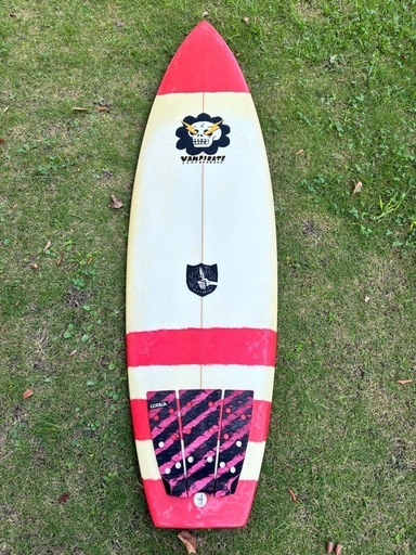 VAMPIRATE TOO FAST FOR SATAN 5’11” 31L / FCS2 5フィン バンパイレーツサーフボード
