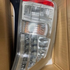 トヨタ プリウス前期純正ZVW30系 テールランプ左右セット (ジモティー