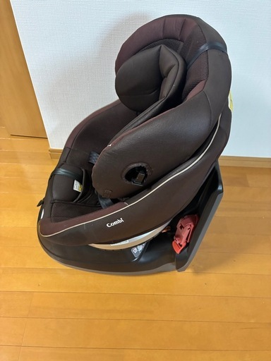 combi チャイルドシート