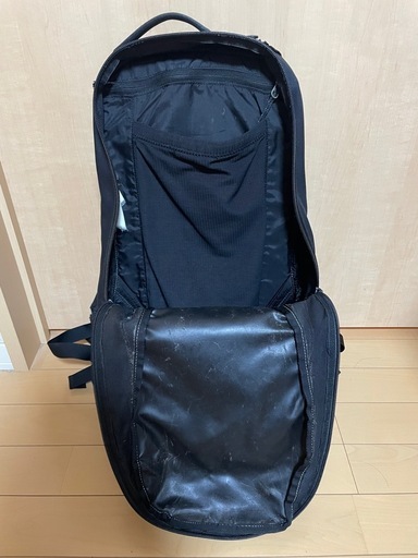 アークテリクス　
ARC'TERYX Arro 22 バックパック ブラック