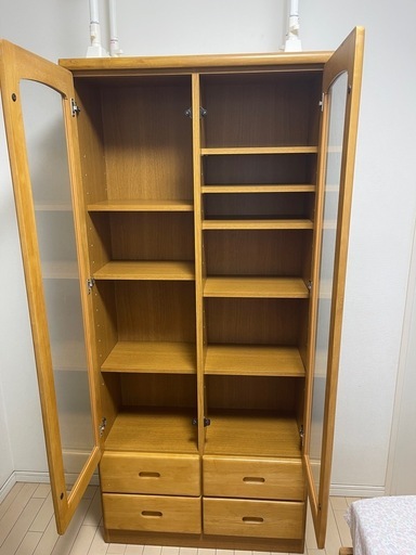 中古ビンテージ家具 木製 ガラスキャビネット 収納棚 引き出し付き 木製】ガラス扉収納棚 キャビネット 引き出し付き (RR) 南千住の収納