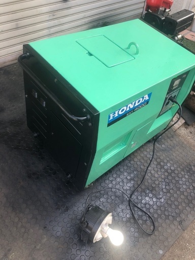 実働　ホンダ製発電機　三相200V 動力電源付き　EXT4000 100V 200V 60Hz 4.1kVA