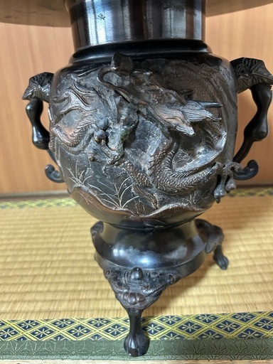 唐銅製 薄端 花器 龍図 三つ足 華道具 生け花 花瓶 銅器 (Tim) 木次の