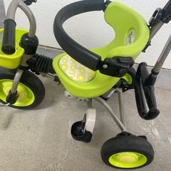     ides おさんぽコンポ 三輪車 安心ガード・足置き付きの画像