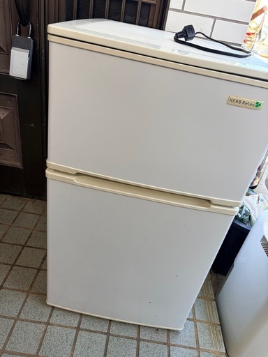 2018年製】ヤマダ 90L 2ドア冷蔵庫 YRZ-C09B1 動作良好 (エコスタート