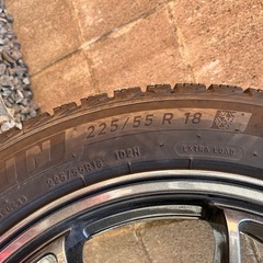 美品バリ山　スタッドレス　225/55R18の画像
