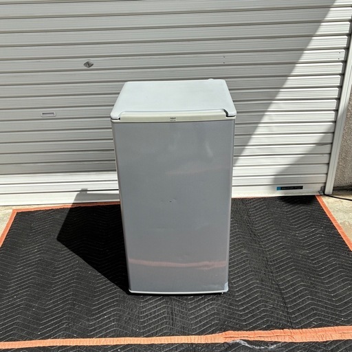 AQUA ノンフロン直冷式冷蔵庫 AQR-81E(S) 75L (ykn) 善光寺のキッチン