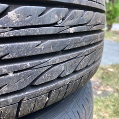 ホイール付きタイヤの画像