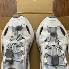 adidas アディダス スニーカーサンダル 24.5cm グレーの画像