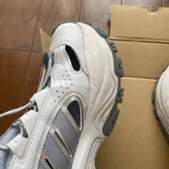 adidas アディダス スニーカーサンダル 24.5cm グレーの画像