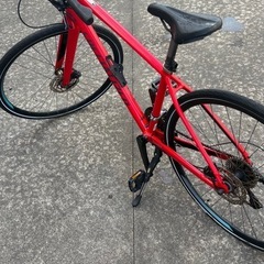 「SPECIALIZED（スペシャライズド）」の定番クロスバイク「Sirrus（シラス）」シリーズのディスクブレーキ搭載モデルの画像