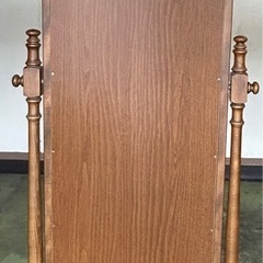 木製脚付姿見の画像