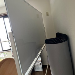 大型ホワイトボート　キャスター付きの画像