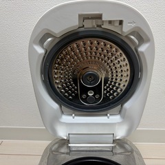 【IH式】おしゃれなSHARP 3合炊き炊飯器（KS-HF05B）/ クリーニング済※お取引期限:9/5 までの画像