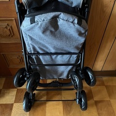 値下げしました！ペット用　GEX わんわんカート　中型犬用　ライトグレーの画像