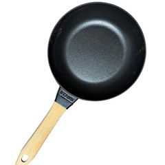 20cm ウッドハンドルフライパン STAUB